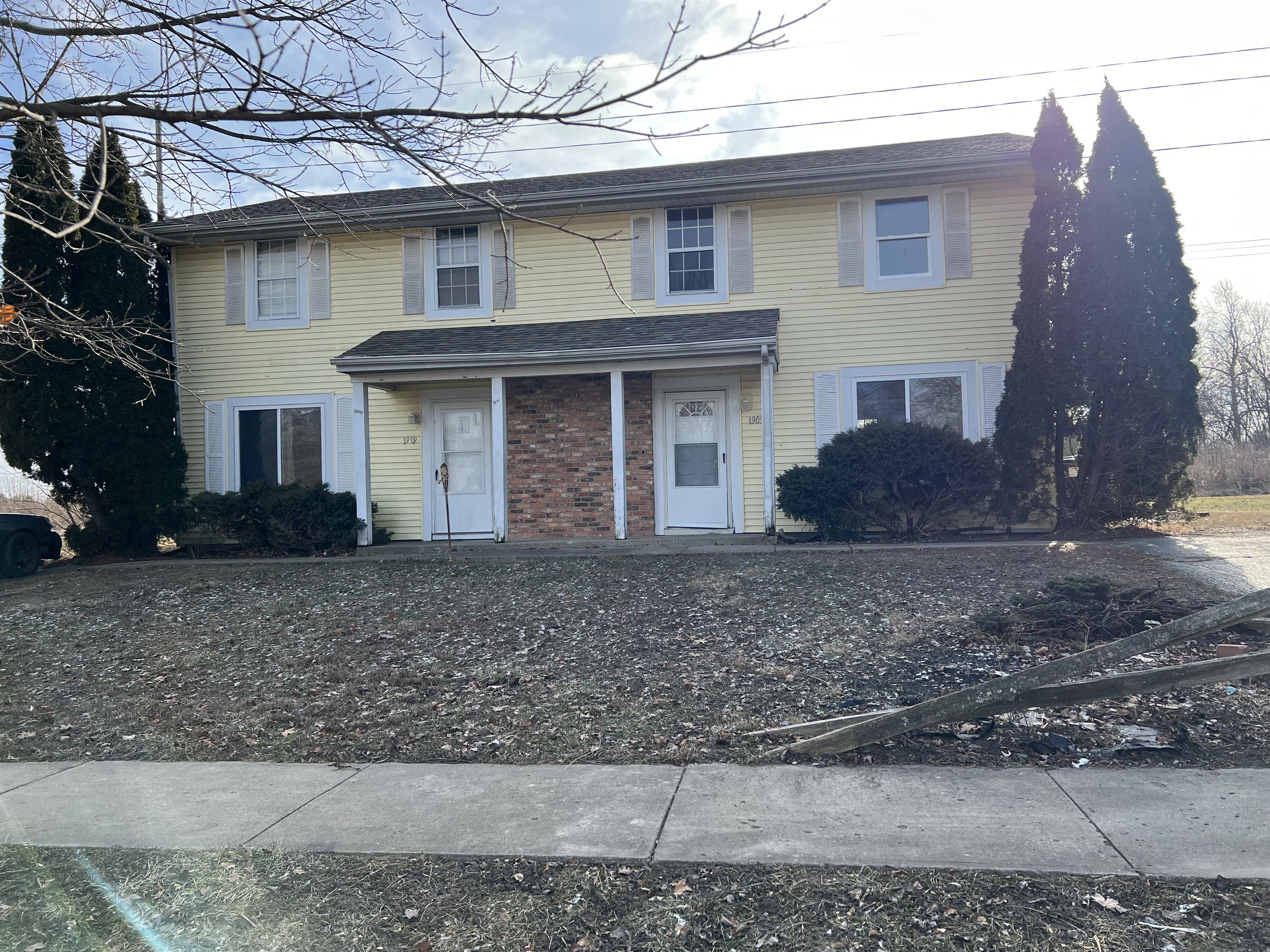 1909 East Florida Avenue - B